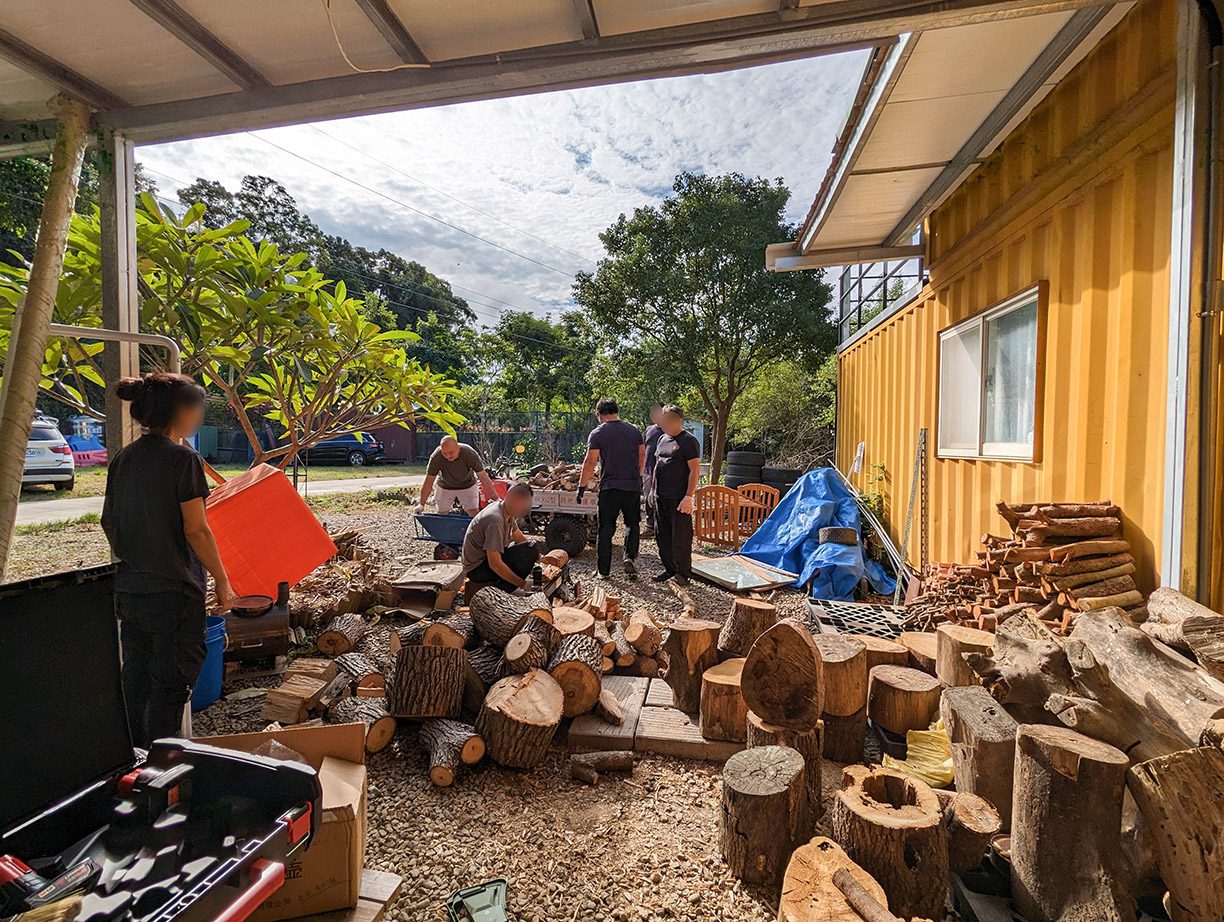 『跟著阿露去旅行』新竹峨眉露營盒子／體驗批柴砍樹農家生活 @Rosa的秘密花園