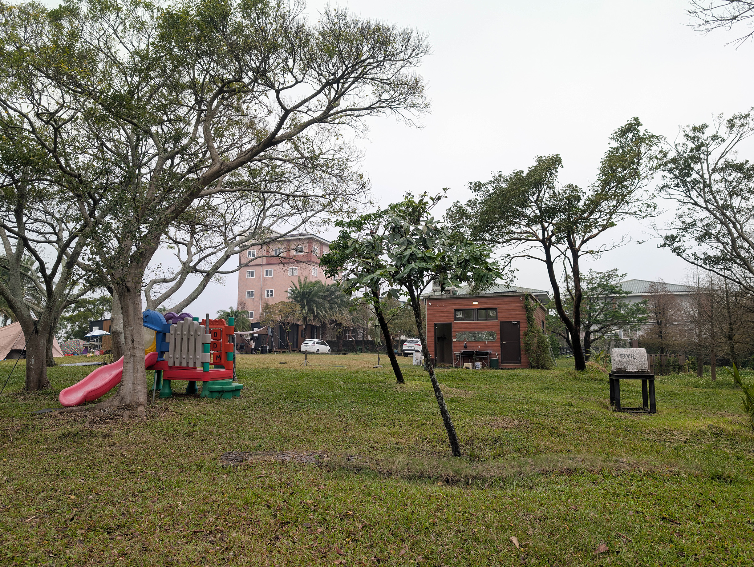 『跟著阿露去旅行』淡水甜蜜點休閒莊園／路途近、補給方便、輕鬆的露營區 @Rosa的秘密花園