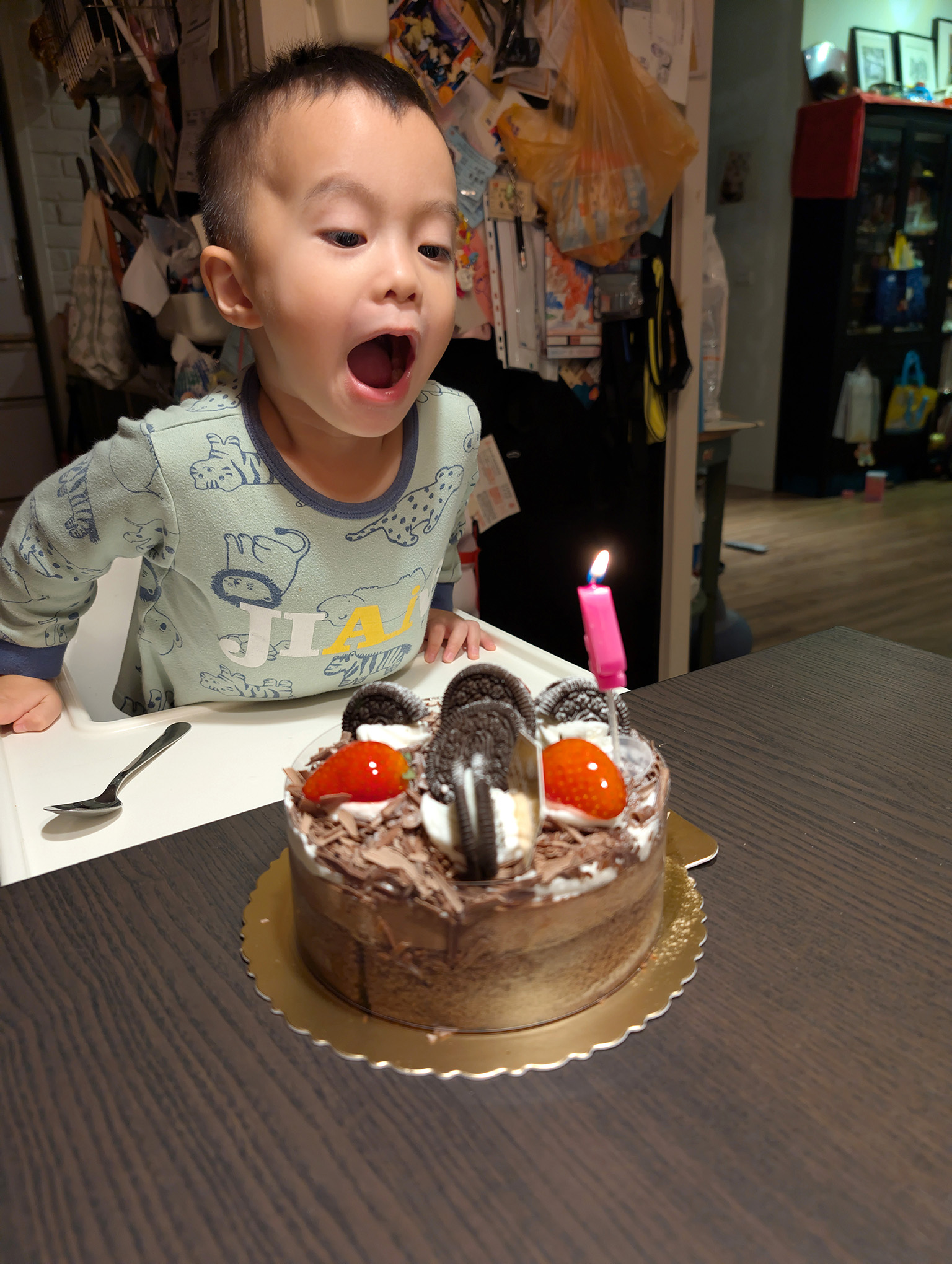 誠弟滿4歲囉！今年採馬拉松式的慶生活動／還有讓兩兄弟嗨爆的超人力霸王舞台劇 @Rosa的秘密花園