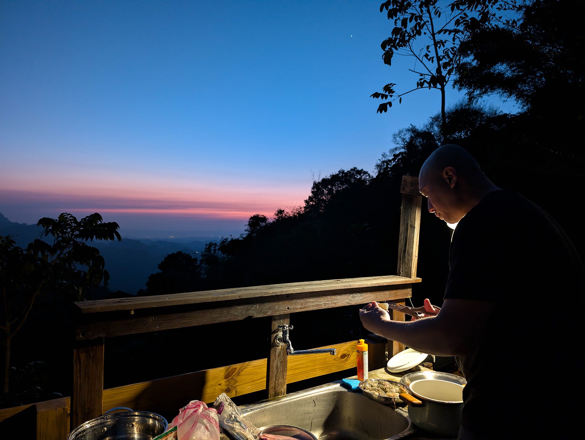 『跟著阿露去旅行』南投國姓雲享清峰／乾淨舒適好環境、夕陽山景好風光 @Rosa的秘密花園