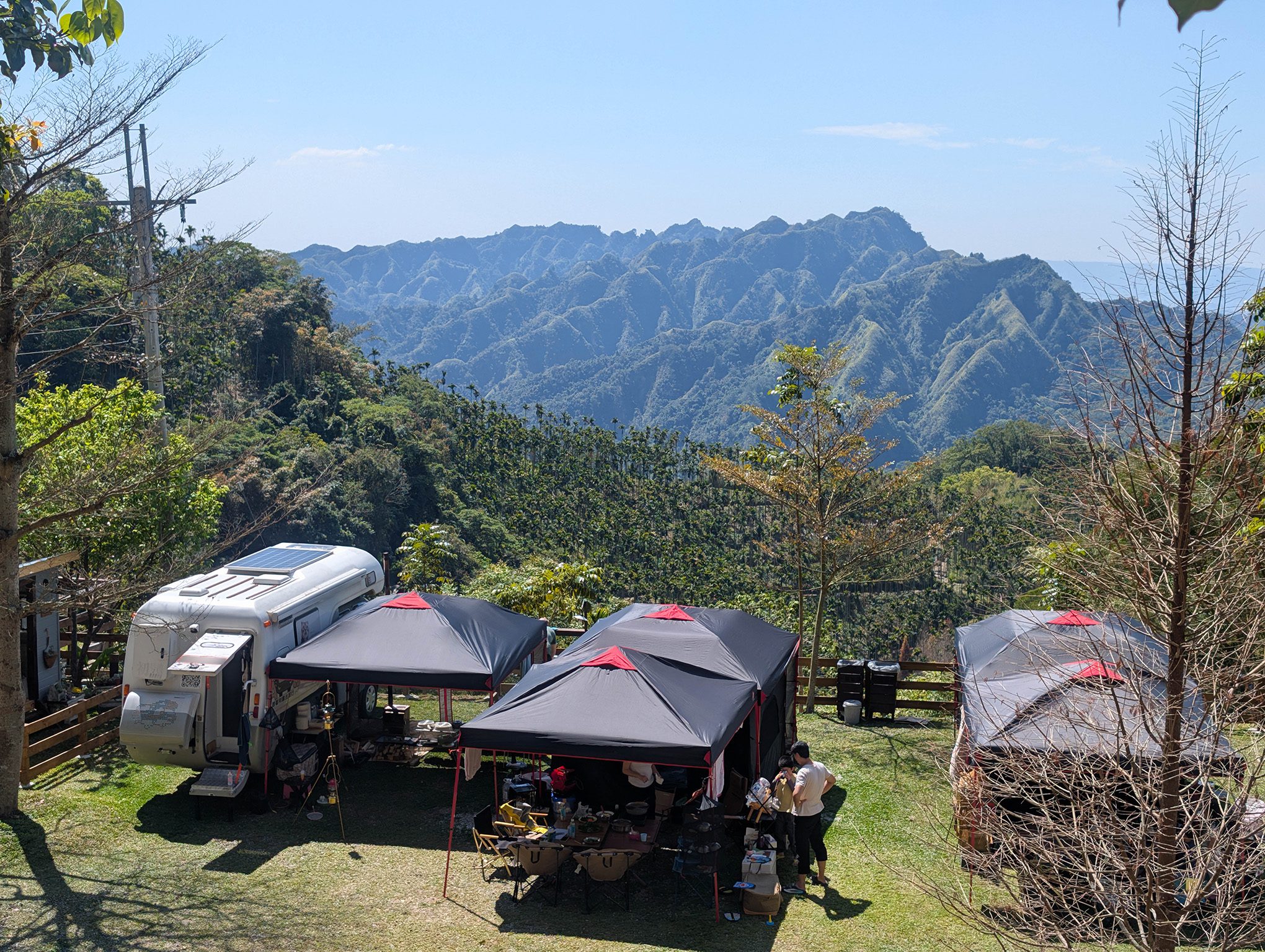 『跟著阿露去旅行』南投國姓雲享清峰／乾淨舒適好環境、夕陽山景好風光 @Rosa的秘密花園