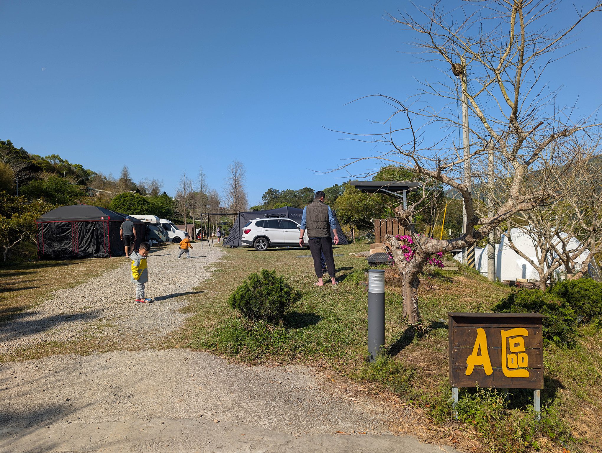 『跟著阿露去旅行』苗栗大湖Camp Sora露營區／有讓小孩瘋狂的滑草區、還有供應熱水的流理台、洗碗不再是折磨！ @Rosa的秘密花園
