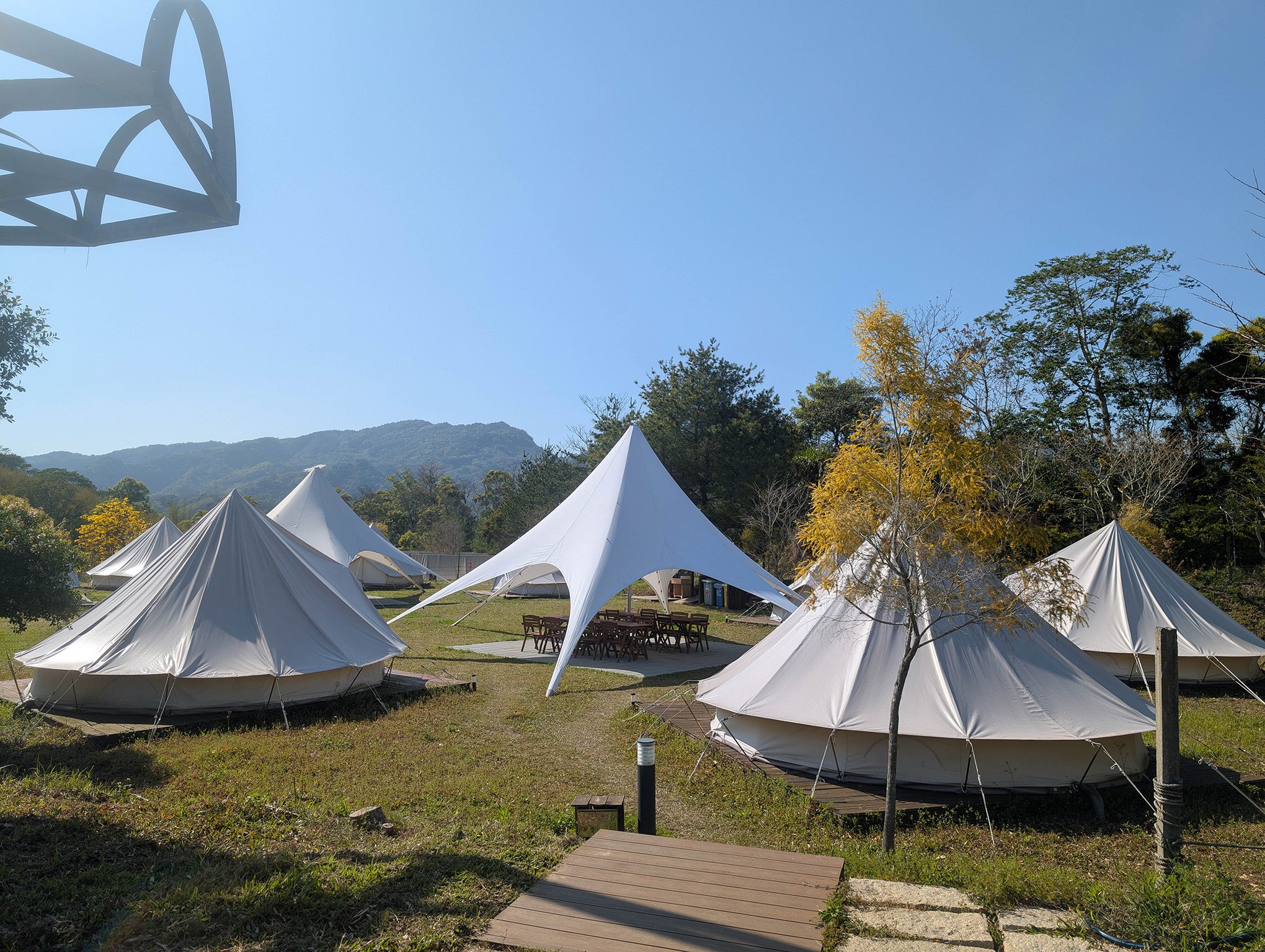 『跟著阿露去旅行』苗栗大湖Camp Sora露營區／有讓小孩瘋狂的滑草區、還有供應熱水的流理台、洗碗不再是折磨！ @Rosa的秘密花園