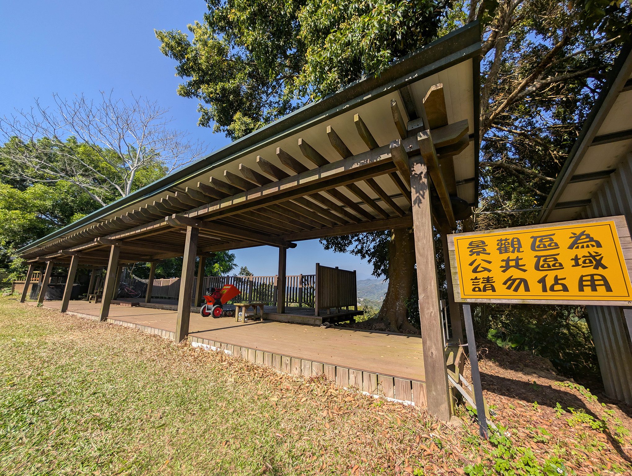 『跟著阿露去旅行』苗栗大湖Camp Sora露營區／有讓小孩瘋狂的滑草區、還有供應熱水的流理台、洗碗不再是折磨！ @Rosa的秘密花園