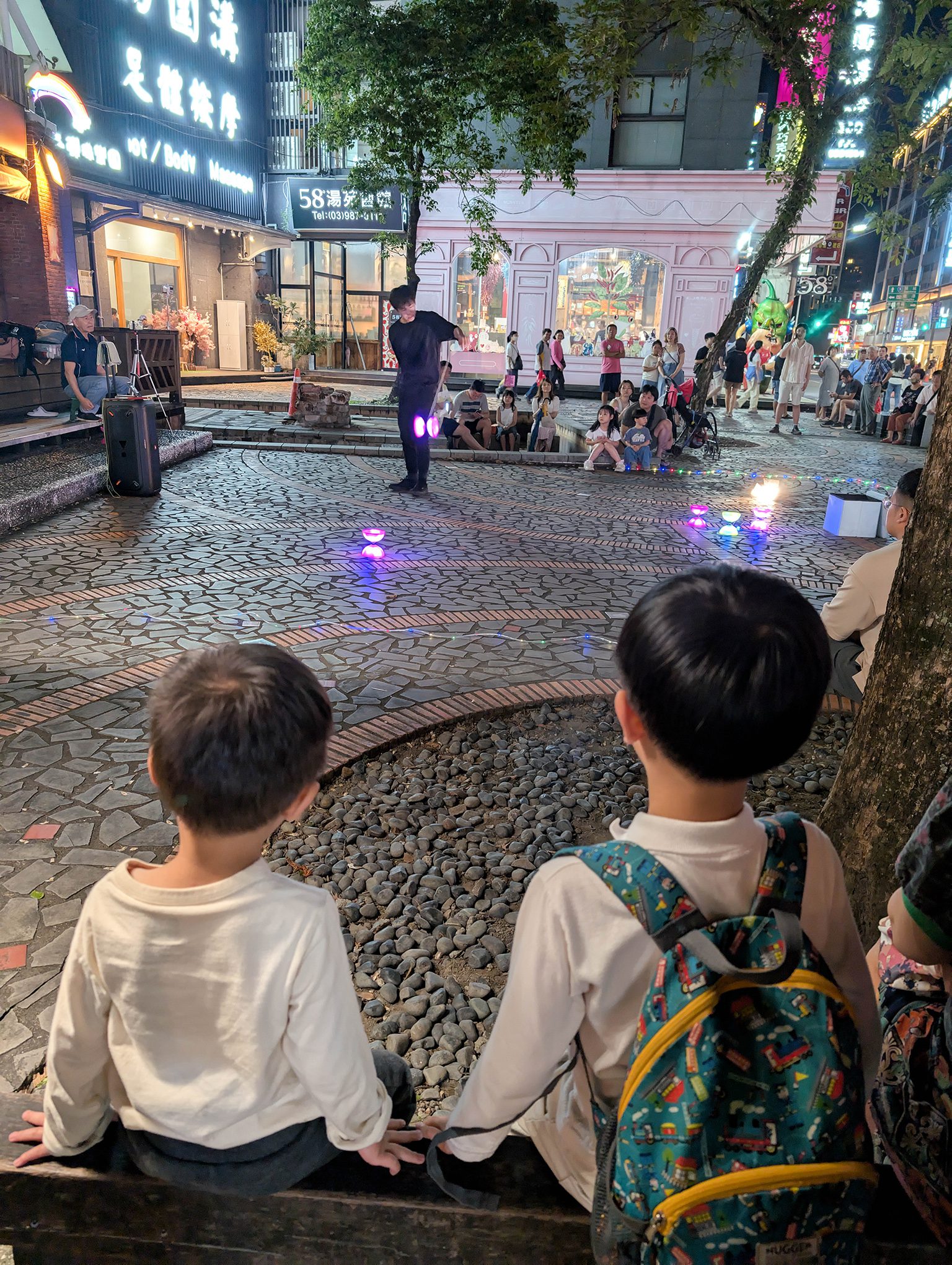 『跟著阿露去旅行』週末礁溪小旅行／宜蘭忍者村變身小忍者／樂色山樂高迷的最愛、兩隻玩到不想離開／晚餐吃鳥大人居酒屋 @Rosa的秘密花園