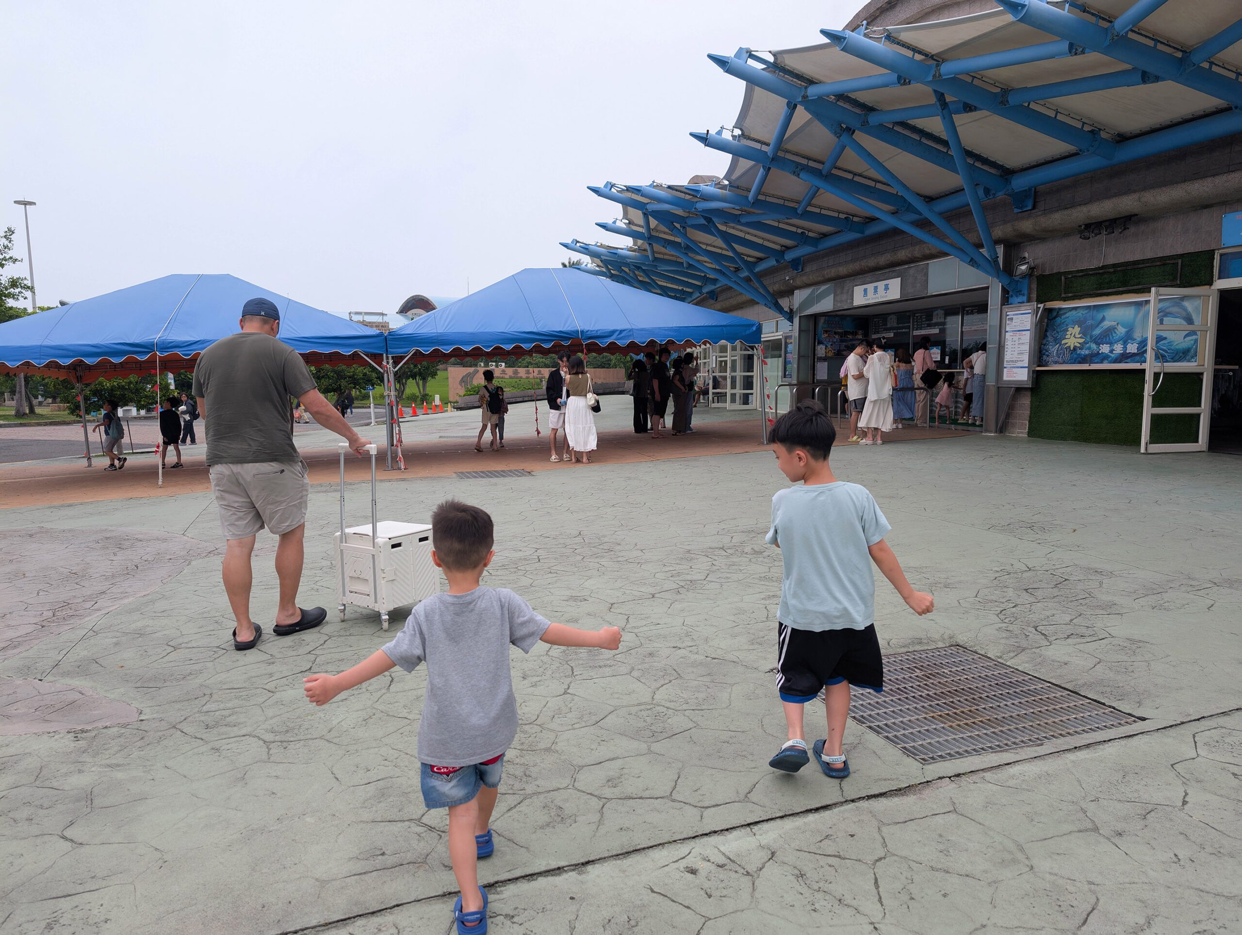 『跟著阿露去旅行』露營車環島系列Day 2／鹿野高台熱氣球撲了空、知本雨中泡湯去、屏東國立海洋生物博物館初體驗 @Rosa的秘密花園