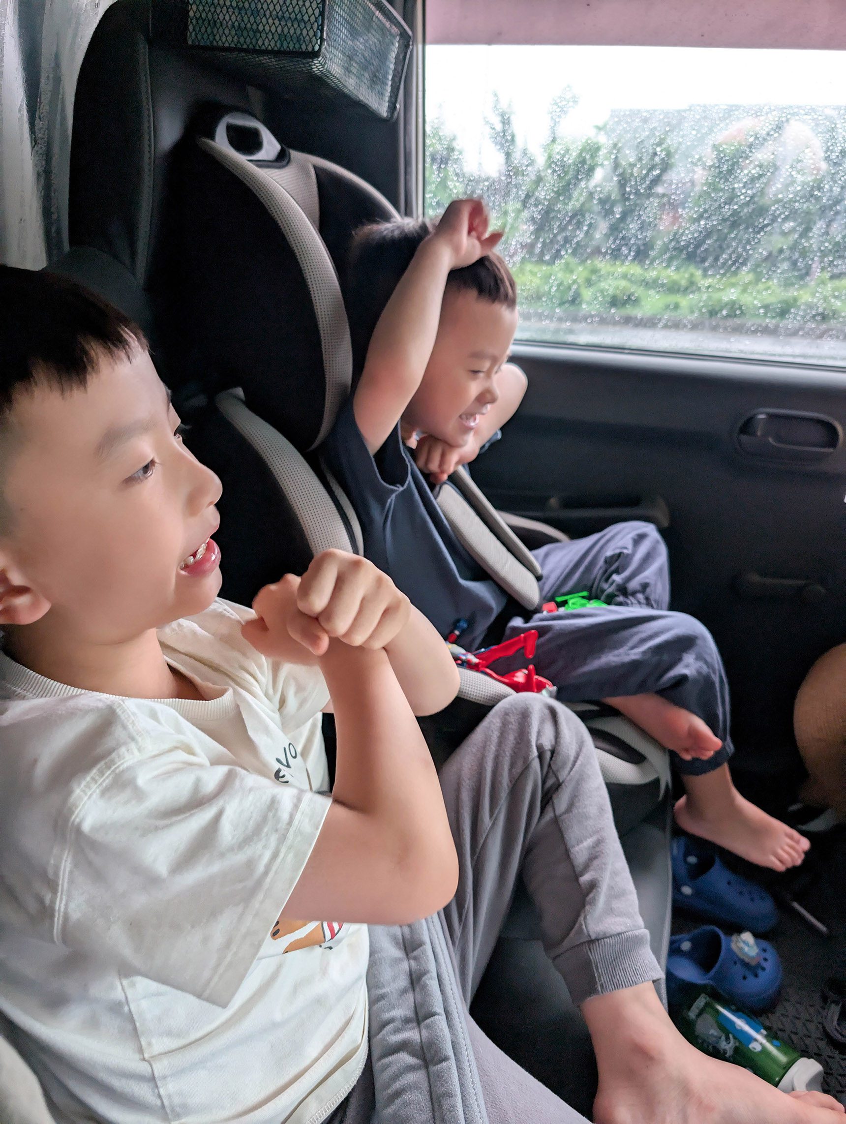 『跟著阿露去旅行』露營車環島系列Day 3／來東港怎麼能不吃大名鼎鼎的黑鮪魚咧？高雄鹽埕吃每來必吃的沙茶火鍋 @Rosa的秘密花園