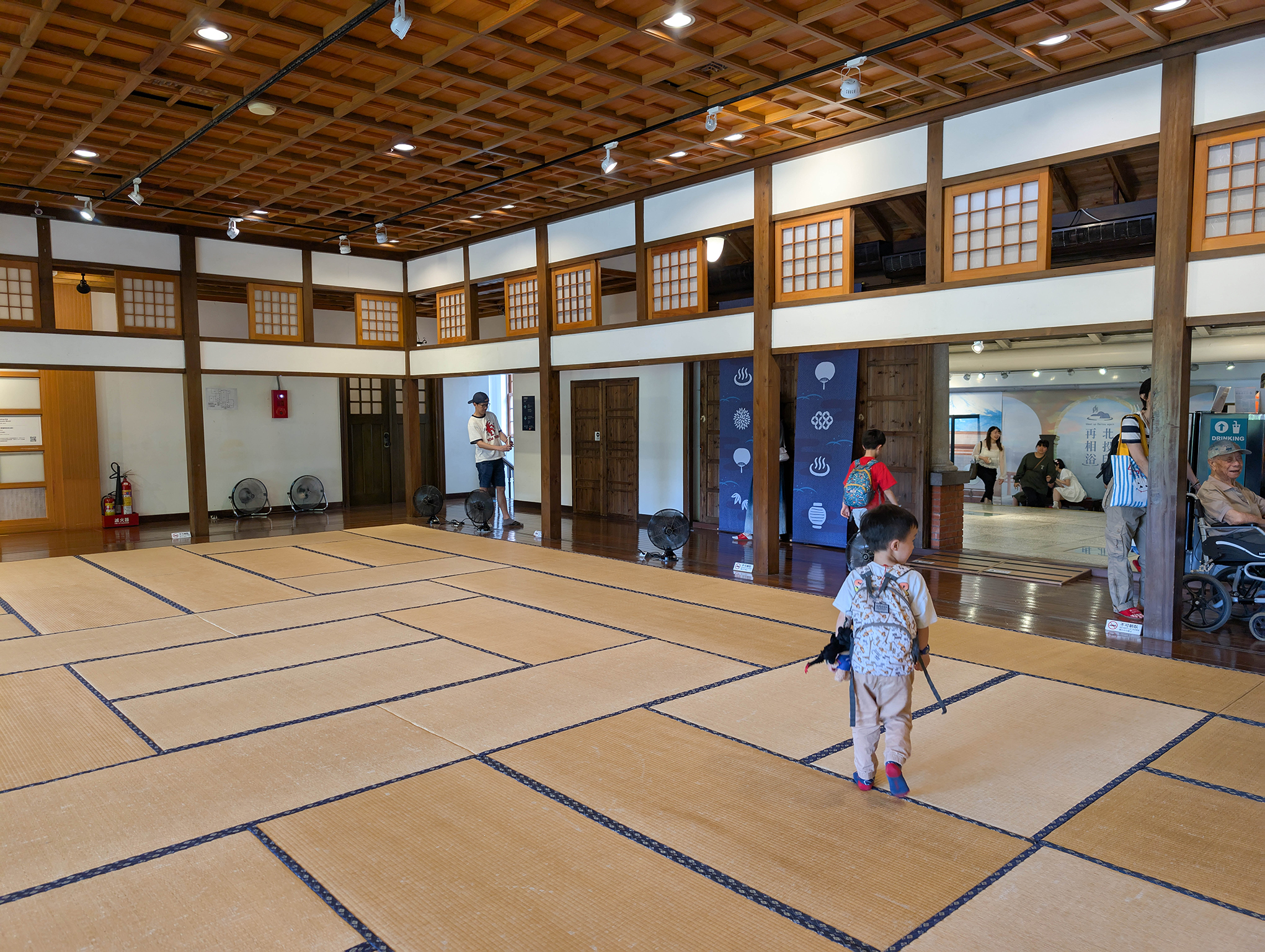 捷運小旅行/北投溫泉博物館免費看熱鬧、福星公園恐龍公園放放電 @Rosa的秘密花園