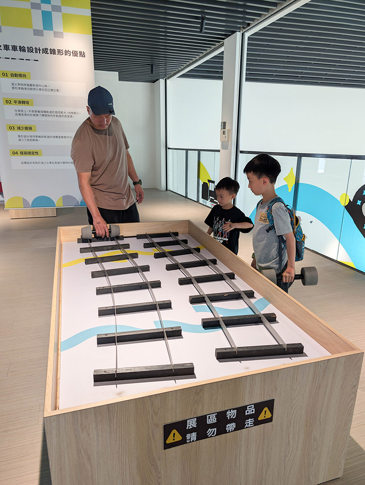 『跟著阿露去旅行』竹山紫南宮好熱鬧、921地震教育園區好震撼、苗栗火車頭園區拍拍照(下) @Rosa的秘密花園