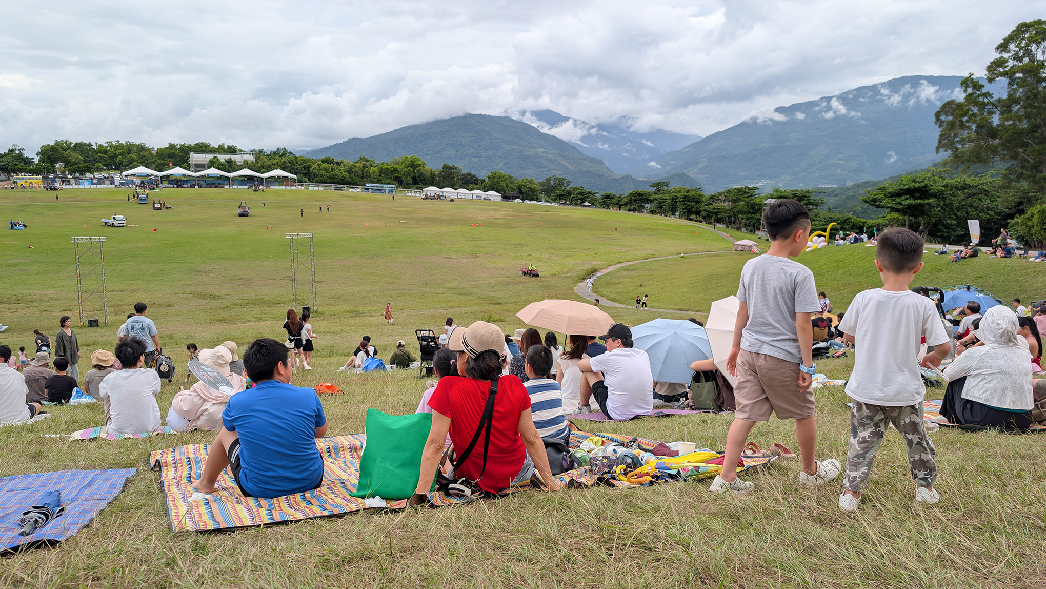 『跟著阿露去旅行』2026暑假露營車環島Day 3／歐亞板塊及菲律賓海板塊交界紀念碑、台東鹿野高台熱氣球解鎖成功 @Rosa的秘密花園